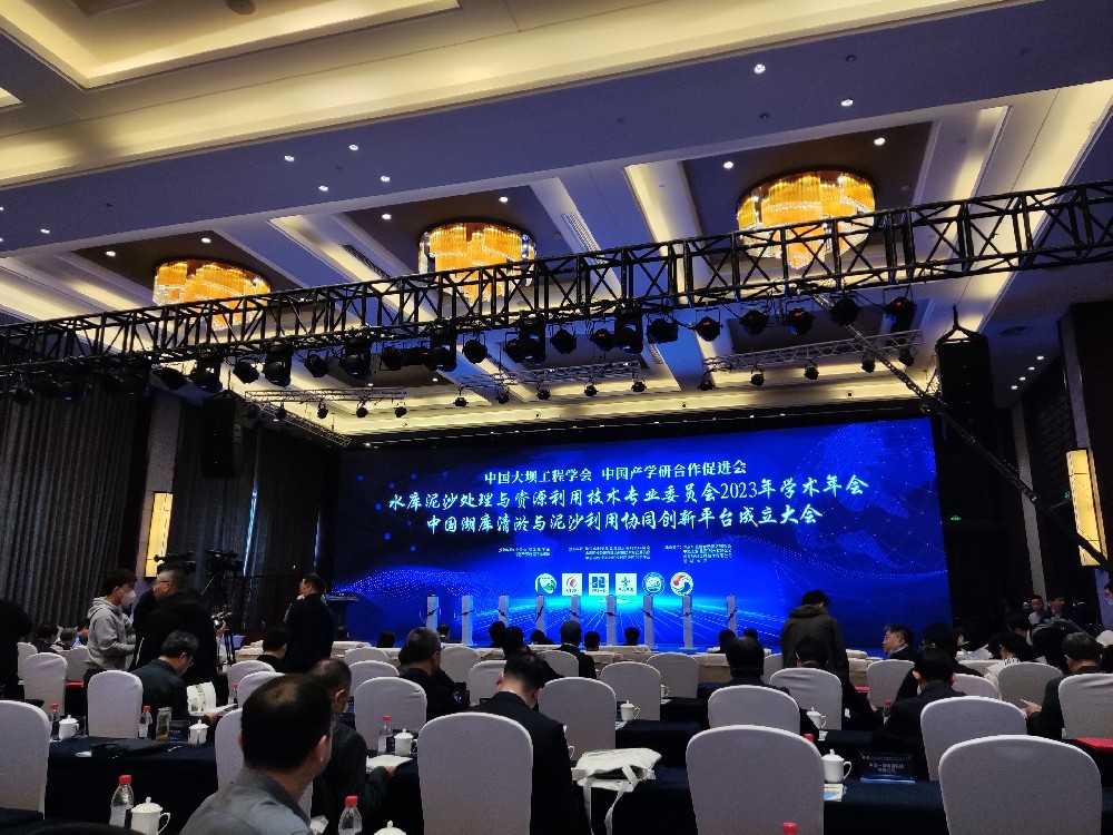 1ecebca7ad11a7d7150d16033359c04.jpg